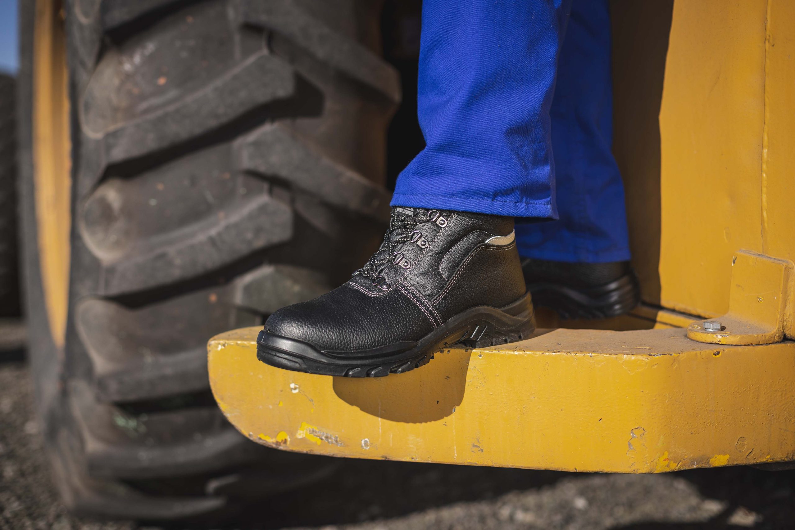 Raptor Safety Boot Size 3 - 13 - Image 3